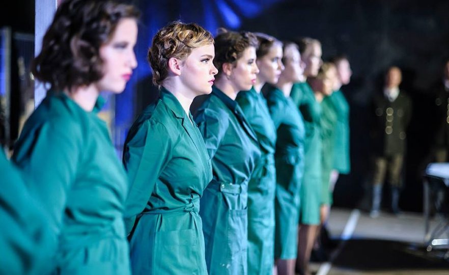 Licht en geluid huren musical? Ervaar perfect geluid en showverlichting die jouw theater of dansvloer tot leven brengen.